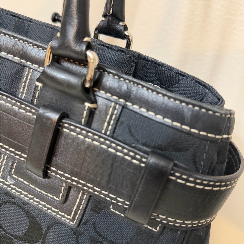 Coach Vintage Y2k 10246 Signature
Black Hampton Carryall Tote Bag - Picture 12 of 15